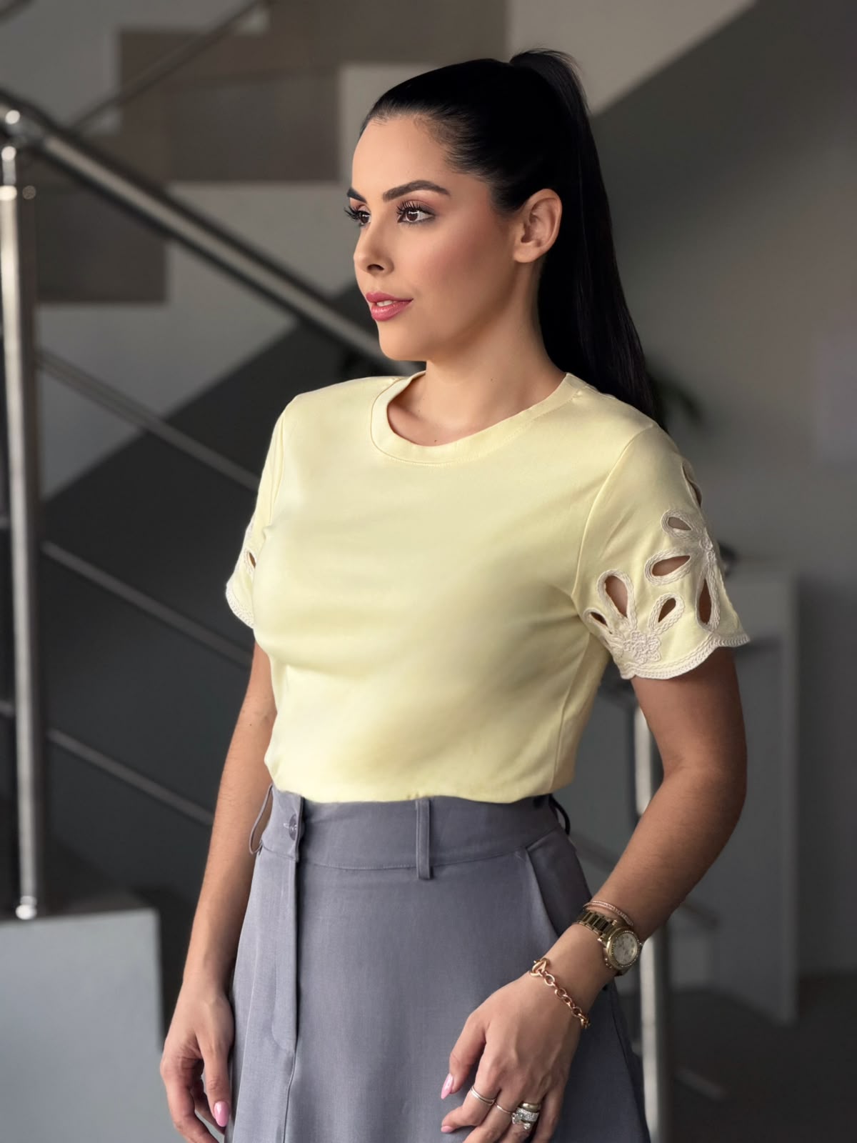 Blusa Miriã com Mangas Bordadas