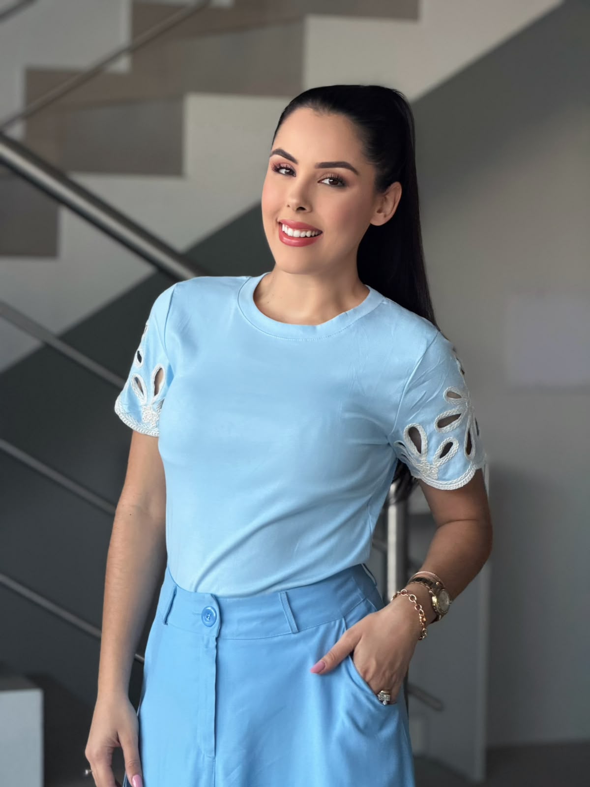 Blusa Miriã com Mangas Bordadas