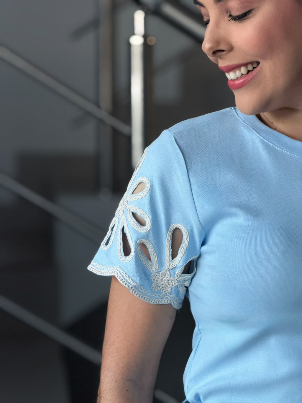 Blusa Miriã com Mangas Bordadas