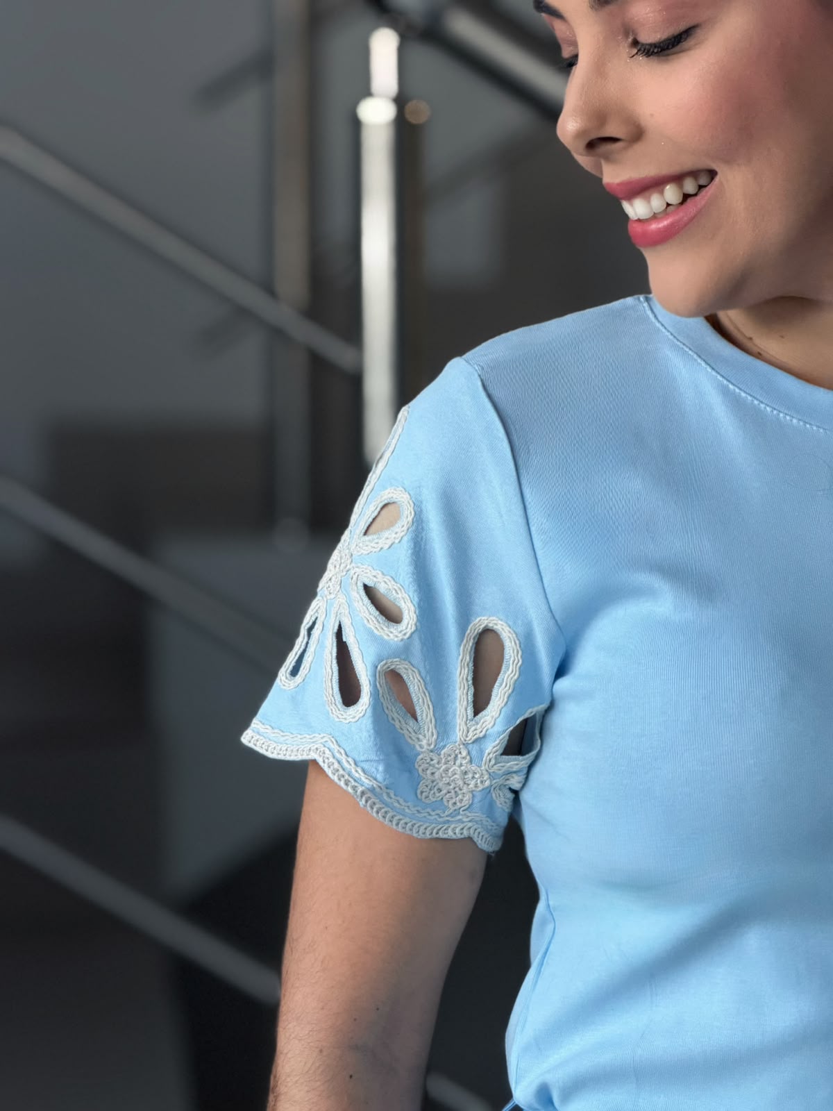 Blusa Miriã com Mangas Bordadas