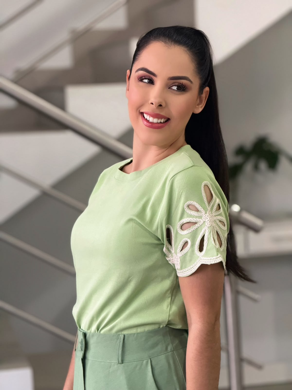 Blusa Miriã com Mangas Bordadas